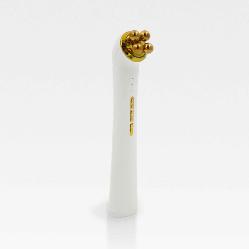 Tthe 3-in-1 Luxe Microcurrent Under Eye Massager.