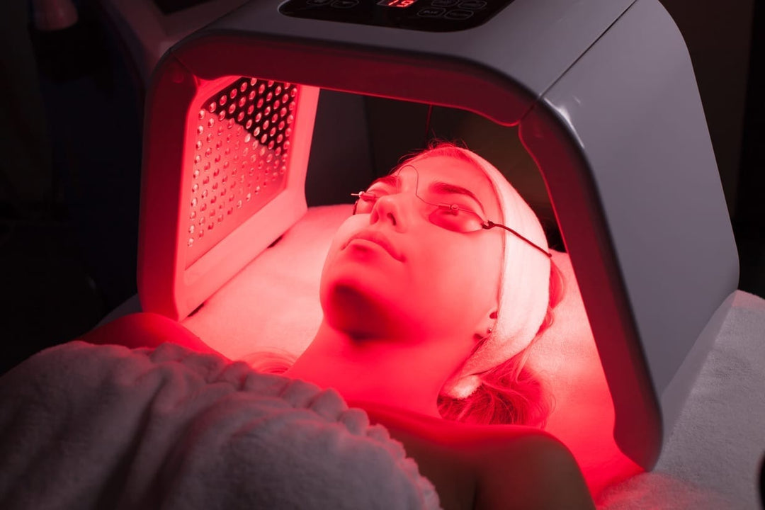 5 Benefits of Using Red LED Light Therapy