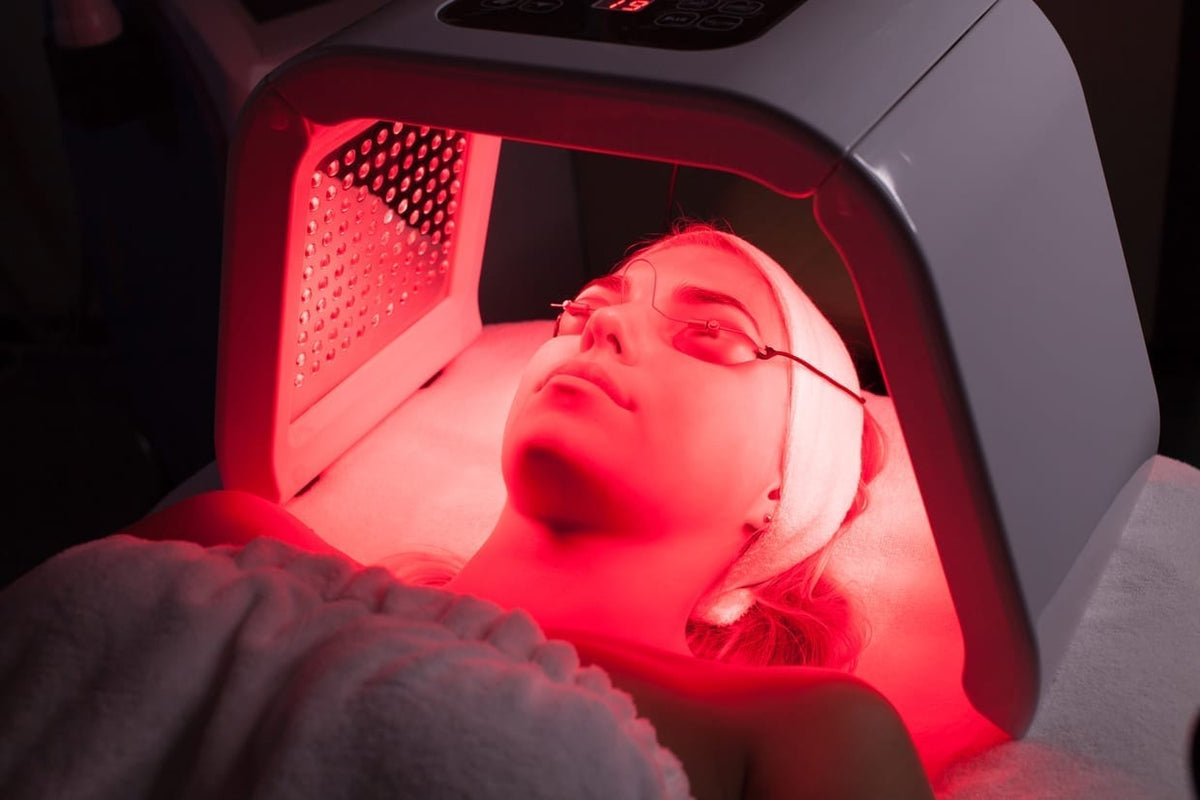 Red LED Light Therapy Benefits Dr Pen Microneedling