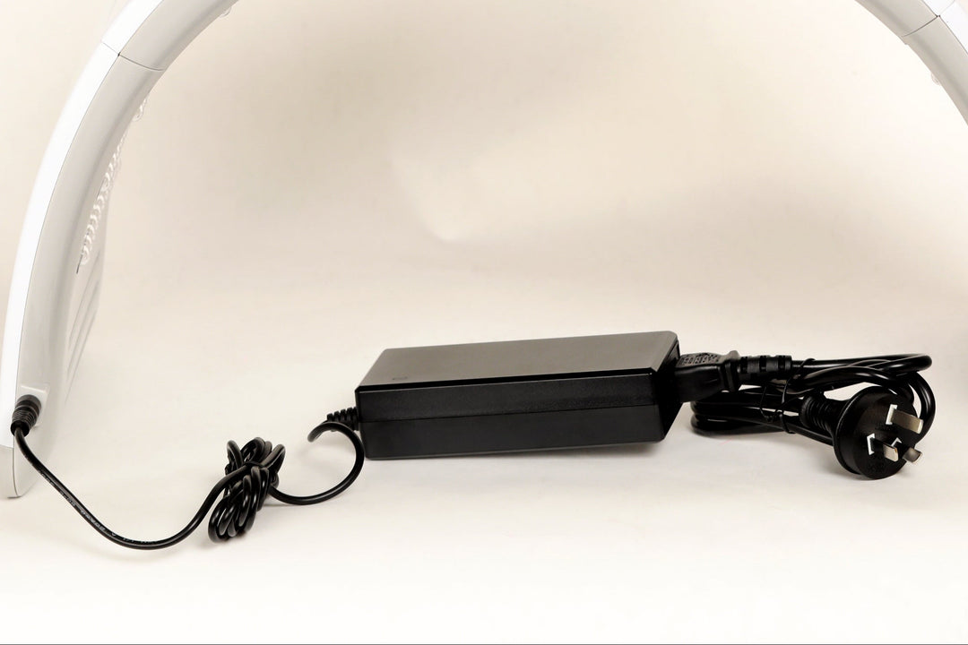 Close up to the Charger for Peachaboo LED Light Therapy Pod